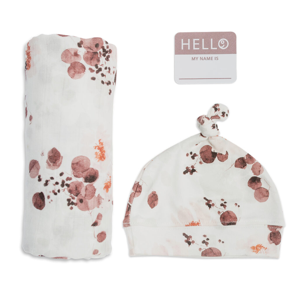 LJ651 Lulujo Hello World Hat & Swaddle Set – Eucalyptus