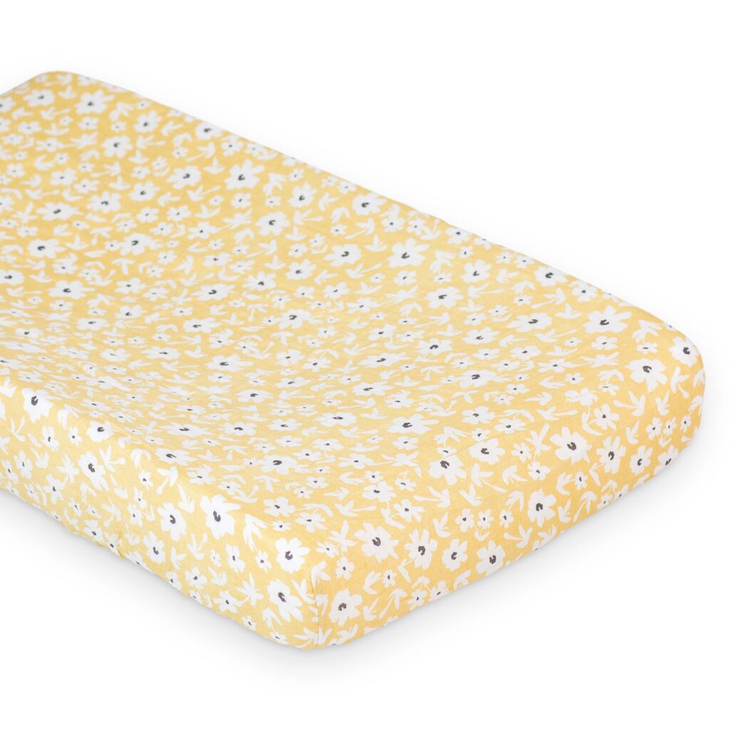 LJ725 Lulujo Change Pad Cover - Yellow Wildflowers